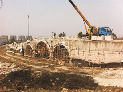 白馬湖5號橋施工場景圖