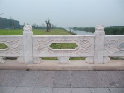 緯十四路石欄桿